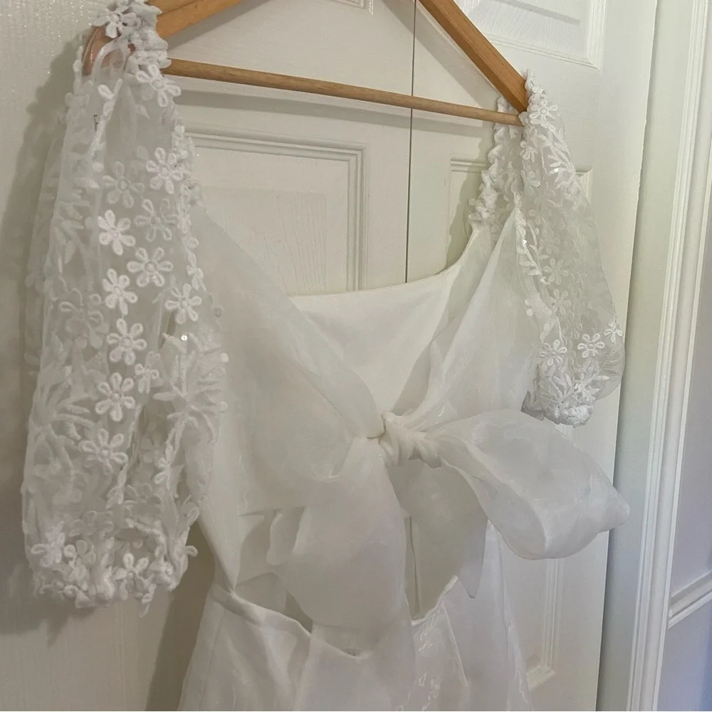 Lulu’s NWT Charming Potential White Backless Puff Sleeve Floral Bow Mini Dress S - Picture 7 of 10